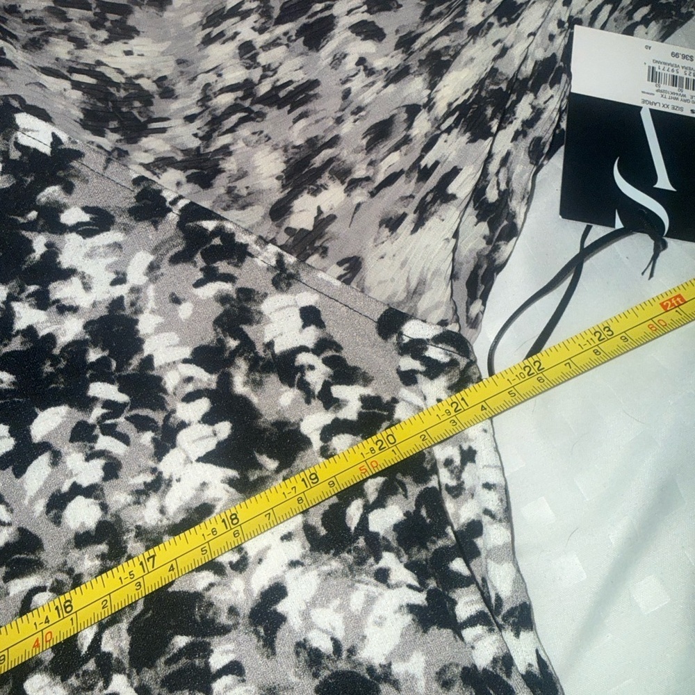 Simply Vera Vera Wang Black, White & Gray Floral Blouse Size XXL Women’s Top - Picture 14 of 15